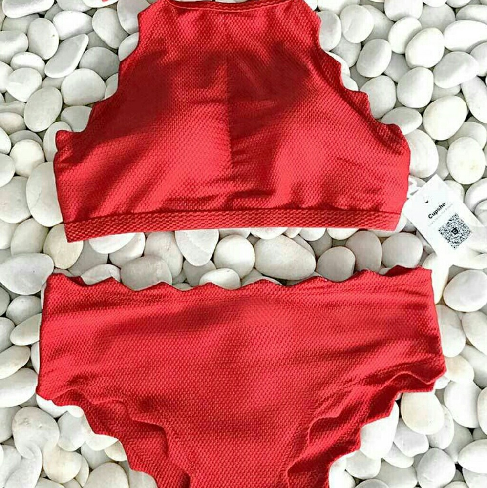 Red wave detailed halter bikini